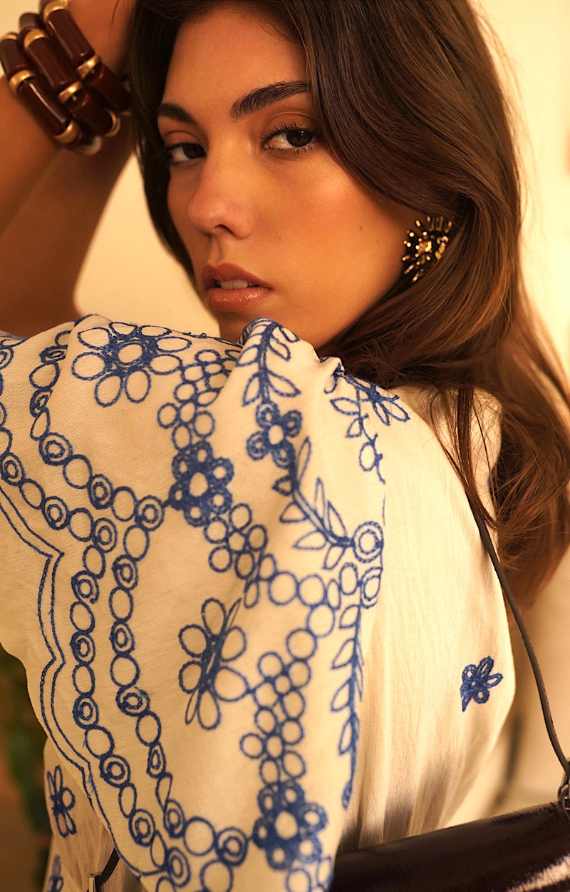 ROBE COURTE BLANCHE BRODÉE EVELINA