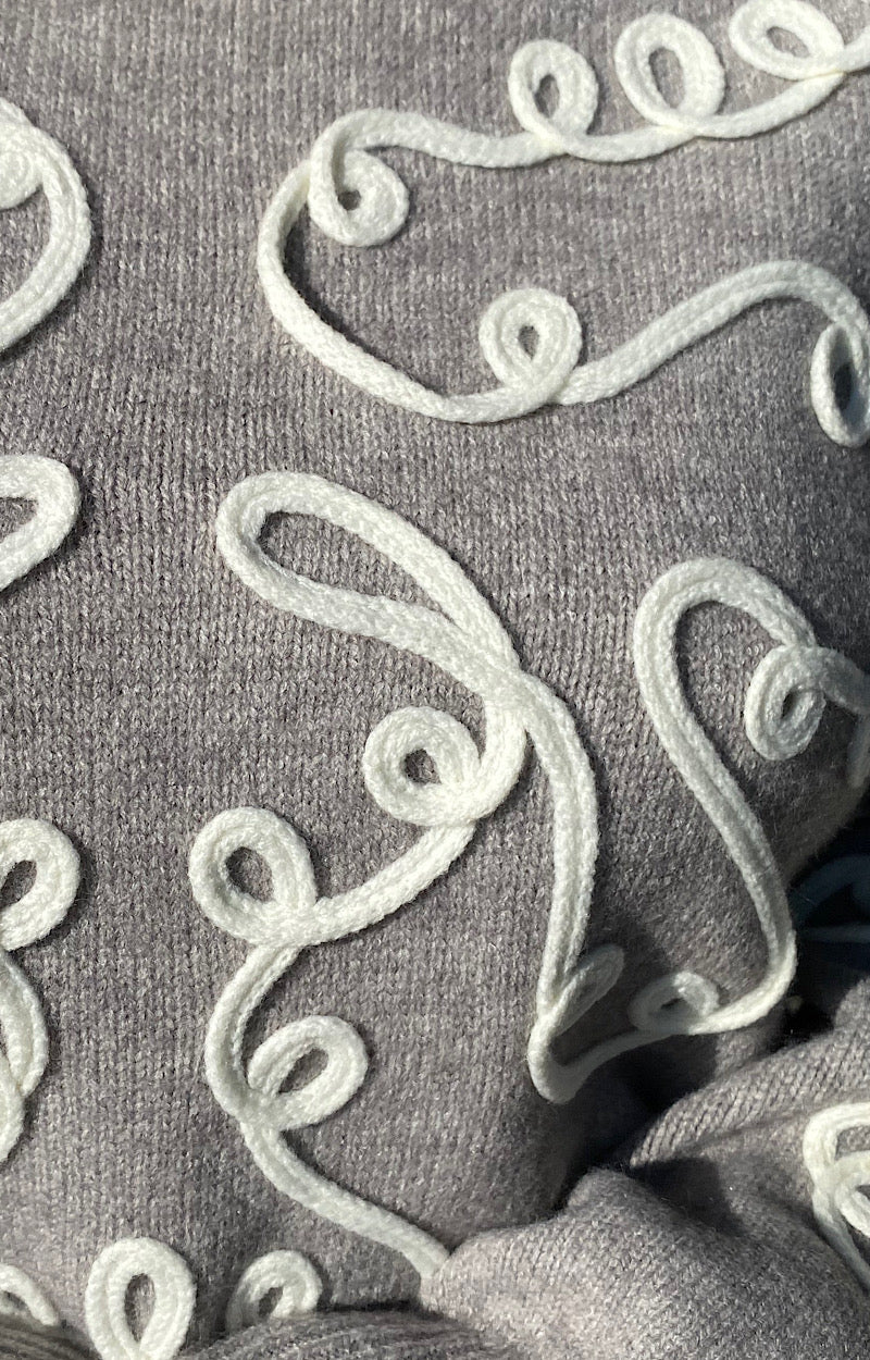 PULL BRODÉ GRIS J9055 45807E