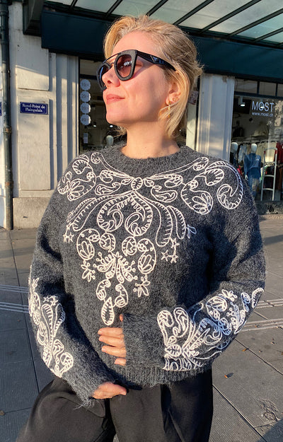 PULL BRODÉ GRIS ADA